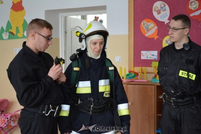 Strażacy ochotnicy z Łysych odwiedzili dzieci z gminnego przedszkola [ZDJĘCIA] - zdjęcie #21 - eOstroleka.pl