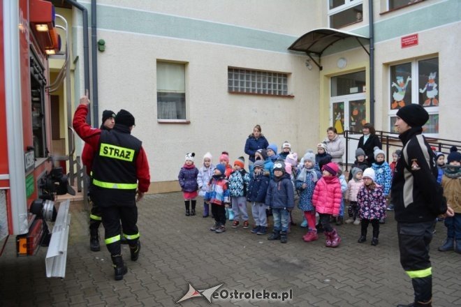 Strażacy ochotnicy z Łysych odwiedzili dzieci z gminnego przedszkola [ZDJĘCIA] - zdjęcie #50 - eOstroleka.pl