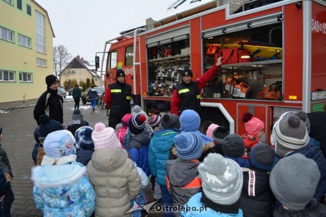 Strażacy ochotnicy z Łysych odwiedzili dzieci z gminnego przedszkola [ZDJĘCIA] - zdjęcie #51 - eOstroleka.pl