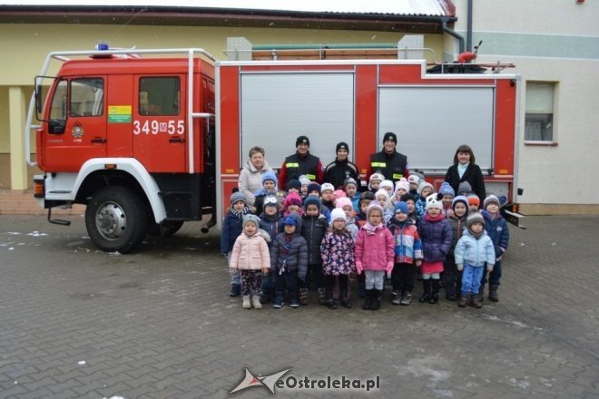 Strażacy ochotnicy z Łysych odwiedzili dzieci z gminnego przedszkola [ZDJĘCIA] - zdjęcie #60 - eOstroleka.pl