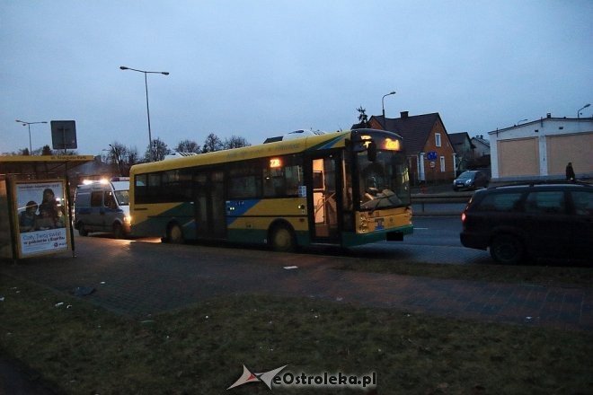 Ostrołęka: Kolizja z autobusem przy ulicy Traugutta [ZDJĘCIA] - zdjęcie #7 - eOstroleka.pl
