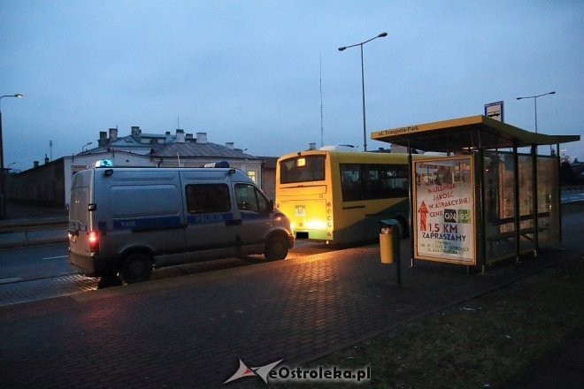 Ostrołęka: Kolizja z autobusem przy ulicy Traugutta [ZDJĘCIA] - zdjęcie #9 - eOstroleka.pl