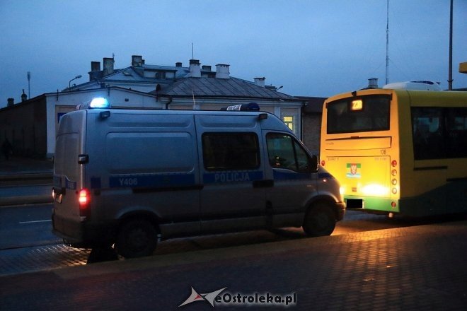 Ostrołęka: Kolizja z autobusem przy ulicy Traugutta [ZDJĘCIA] - zdjęcie #10 - eOstroleka.pl