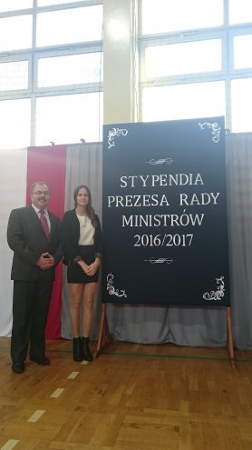 Stypendia Prezesa Rady Ministrów dla Sylwii Wronowskiej z ZSZ nr 2 w Ostrołęce [ZDJĘCIA] - zdjęcie #1 - eOstroleka.pl