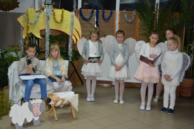 Wigilijne spotkanie członków stowarzyszenia „Uśmiech Dzieci” [ZDJĘCIA] - zdjęcie #12 - eOstroleka.pl