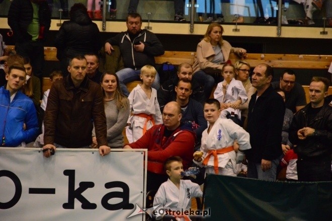 Turniej na 30-lecie Ostrołęckiego Klubu Karate Kyokoushin [18.12.2016] - zdjęcie #18 - eOstroleka.pl