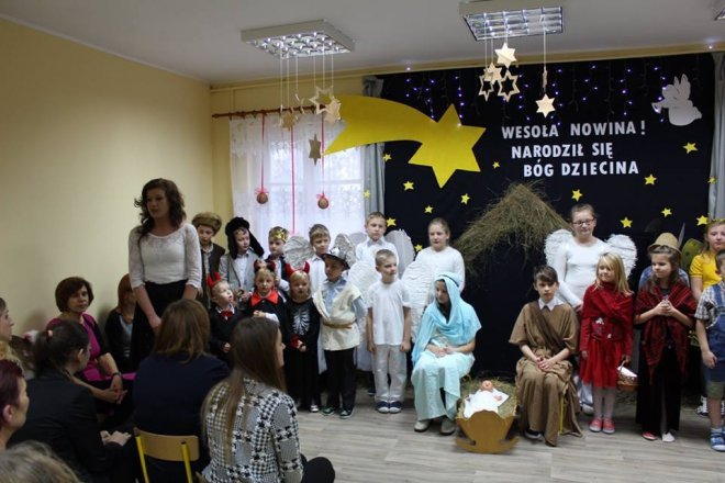 Jasełka w Szkole Podstawowej SiGIE w Czarnotrzewiu [21.12.2016] - zdjęcie #4 - eOstroleka.pl