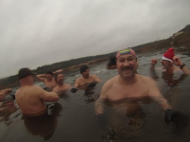 Świąteczne kąpiele ostrołęckich morsów [WIDEO, ZDJĘCIA] - zdjęcie #22 - eOstroleka.pl