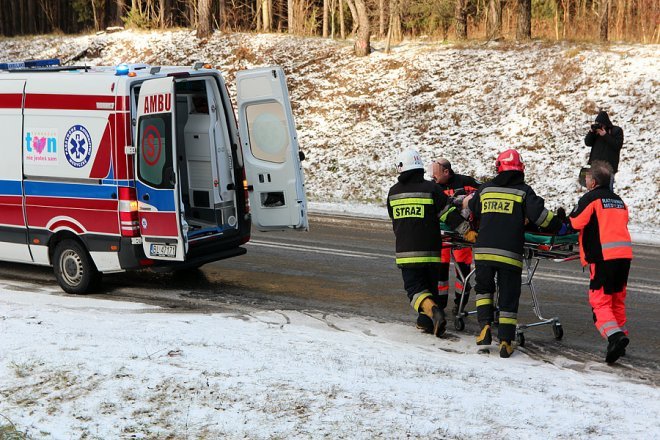 Wypadek na DK 61 Ostrołęka - Łomża [28.12.2016] - zdjęcie #5 - eOstroleka.pl