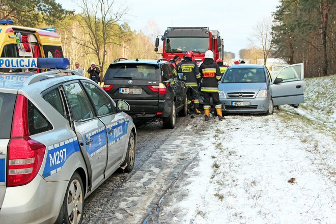 Wypadek na DK 61 Ostrołęka - Łomża [28.12.2016] - zdjęcie #7 - eOstroleka.pl