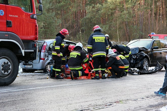 Wypadek na DK 61 Ostrołęka - Łomża [28.12.2016] - zdjęcie #12 - eOstroleka.pl