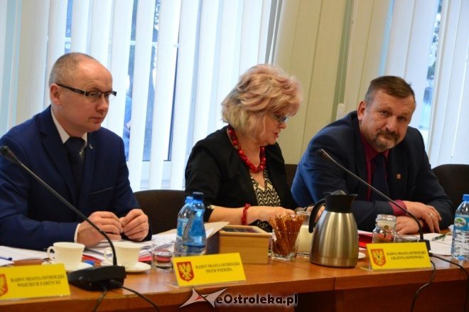 Budżetowa sesja Rady Miasta Ostrołęki [29.12.2016] - zdjęcie #15 - eOstroleka.pl