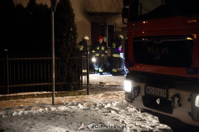 Ostrołęka: Pożar domu przy ulicy Jodłowej [ZDJĘCIA] - zdjęcie #5 - eOstroleka.pl