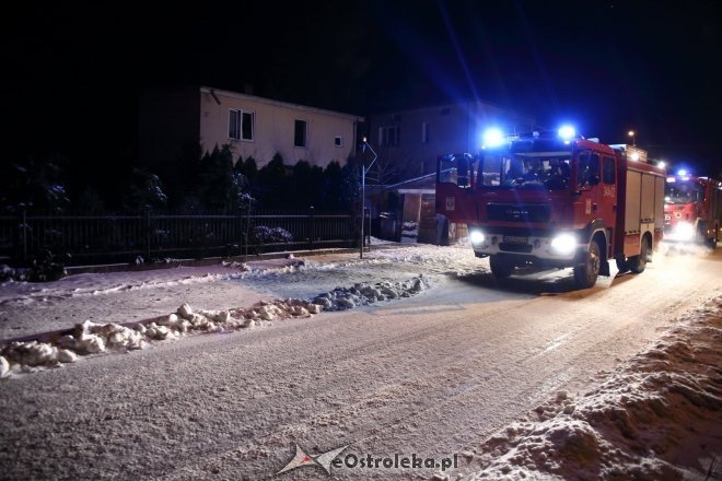 Ostrołęka: Pożar domu przy ulicy Jodłowej [ZDJĘCIA] - zdjęcie #9 - eOstroleka.pl
