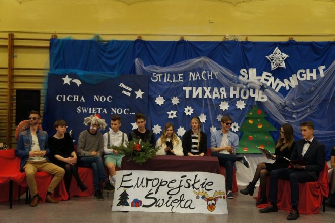 Europejskie święta według uczniów I Liceum Ogólnokształcącego w Ostrołęce [ZDJĘCIA] - zdjęcie #9 - eOstroleka.pl