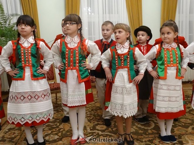Uczniowie z Kadzidła zatańczyli w Łomży [ZDJĘCIA] - zdjęcie #9 - eOstroleka.pl