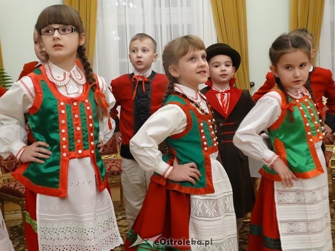 Uczniowie z Kadzidła zatańczyli w Łomży [ZDJĘCIA] - zdjęcie #12 - eOstroleka.pl