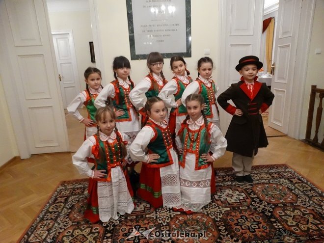Uczniowie z Kadzidła zatańczyli w Łomży [ZDJĘCIA] - zdjęcie #15 - eOstroleka.pl