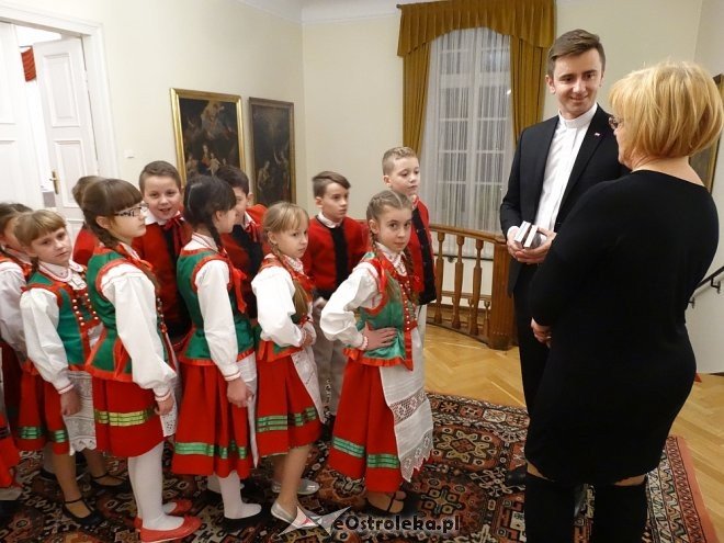 Uczniowie z Kadzidła zatańczyli w Łomży [ZDJĘCIA] - zdjęcie #20 - eOstroleka.pl