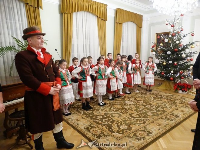 Uczniowie z Kadzidła zatańczyli w Łomży [ZDJĘCIA] - zdjęcie #25 - eOstroleka.pl