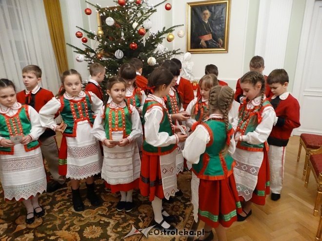 Uczniowie z Kadzidła zatańczyli w Łomży [ZDJĘCIA] - zdjęcie #34 - eOstroleka.pl
