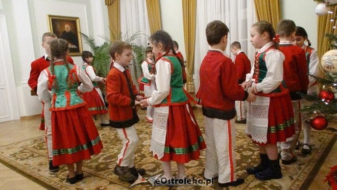 Uczniowie z Kadzidła zatańczyli w Łomży [ZDJĘCIA] - zdjęcie #37 - eOstroleka.pl