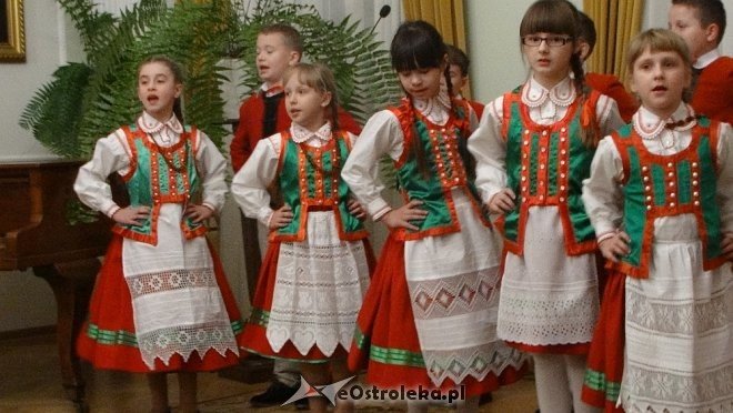 Uczniowie z Kadzidła zatańczyli w Łomży [ZDJĘCIA] - zdjęcie #41 - eOstroleka.pl