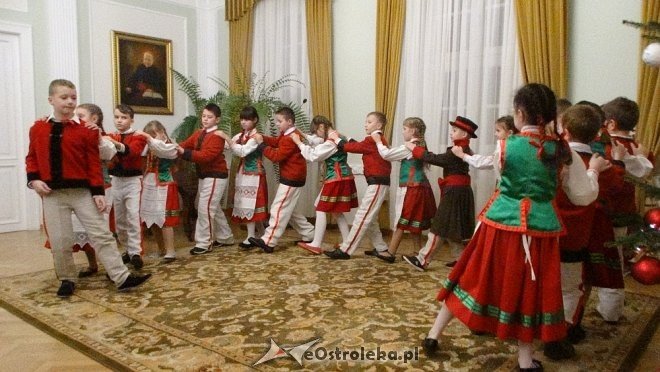 Uczniowie z Kadzidła zatańczyli w Łomży [ZDJĘCIA] - zdjęcie #44 - eOstroleka.pl