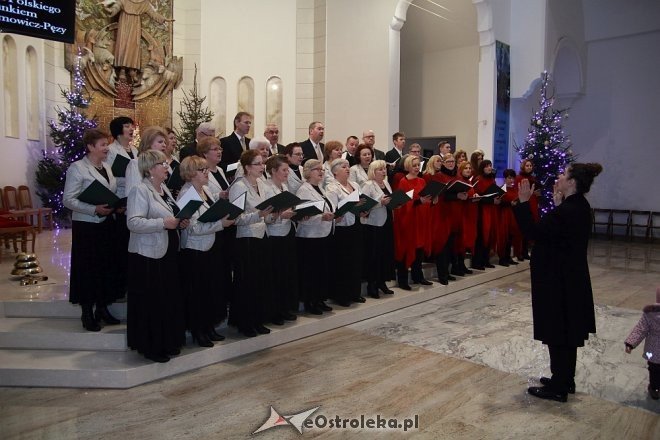 Koncert kolęd w kościele pw. św Franciszka z Asyżu [15.01.2017] - zdjęcie #1 - eOstroleka.pl