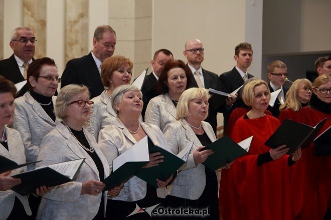 Koncert kolęd w kościele pw. św Franciszka z Asyżu [15.01.2017] - zdjęcie #5 - eOstroleka.pl
