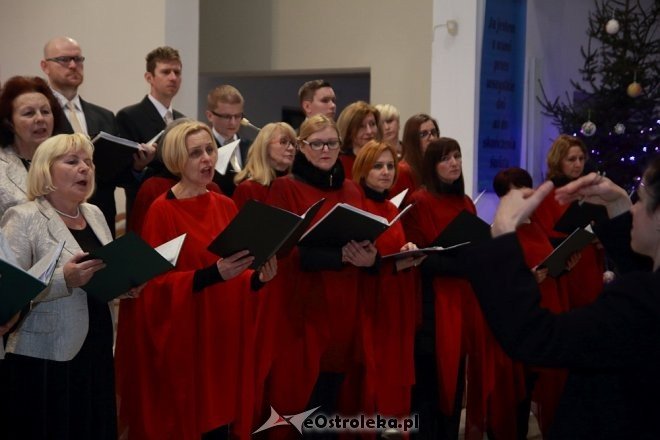 Koncert kolęd w kościele pw. św Franciszka z Asyżu [15.01.2017] - zdjęcie #6 - eOstroleka.pl