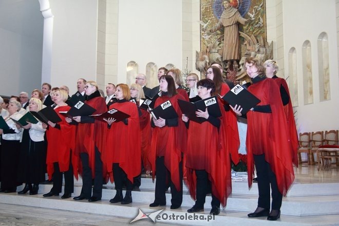 Koncert kolęd w kościele pw. św Franciszka z Asyżu [15.01.2017] - zdjęcie #29 - eOstroleka.pl
