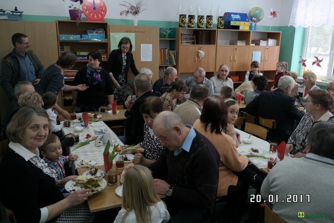 Dzień Babci i Dziadka w Szkole Podstawowej w Glebie [ZDJĘCIA] - zdjęcie #14 - eOstroleka.pl