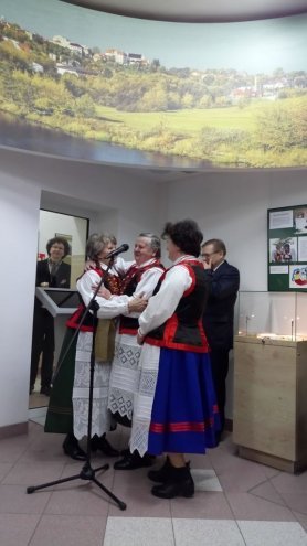 „Szacunek dla tradycji” wystawa dorobku Czesławy Kaczyńskiej w łomżyńskim muzeum [ZDJĘCIA] - zdjęcie #7 - eOstroleka.pl