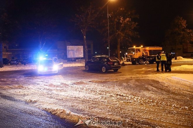 Wypadek na skrzyżowaniu ulic Hallera i Piłsudskiego [ZDJĘCIA] - zdjęcie #3 - eOstroleka.pl