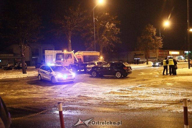 Wypadek na skrzyżowaniu ulic Hallera i Piłsudskiego [ZDJĘCIA] - zdjęcie #4 - eOstroleka.pl