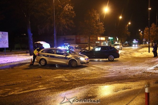 Wypadek na skrzyżowaniu ulic Hallera i Piłsudskiego [ZDJĘCIA] - zdjęcie #11 - eOstroleka.pl