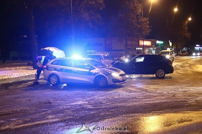 Wypadek na skrzyżowaniu ulic Hallera i Piłsudskiego [ZDJĘCIA] - zdjęcie #13 - eOstroleka.pl