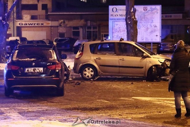 Wypadek na skrzyżowaniu ulic Hallera i Piłsudskiego [ZDJĘCIA] - zdjęcie #15 - eOstroleka.pl