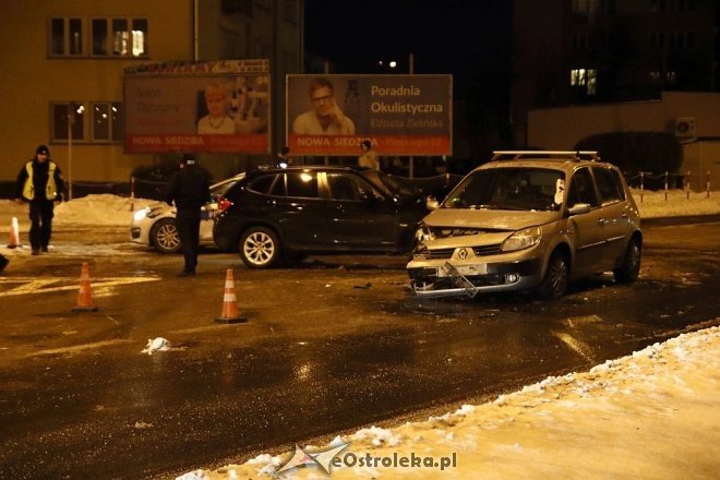 Wypadek na skrzyżowaniu ulic Hallera i Piłsudskiego [ZDJĘCIA] - zdjęcie #22 - eOstroleka.pl