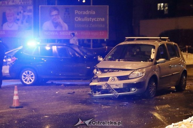 Wypadek na skrzyżowaniu ulic Hallera i Piłsudskiego [ZDJĘCIA] - zdjęcie #23 - eOstroleka.pl