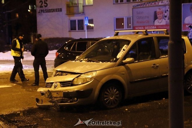 Wypadek na skrzyżowaniu ulic Hallera i Piłsudskiego [ZDJĘCIA] - zdjęcie #25 - eOstroleka.pl