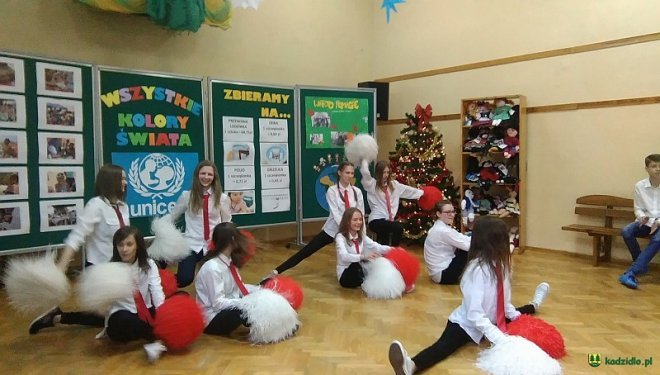Akcja „Wszystkie Kolory Świata” ponownie zawitała do kadzidlańskiego gimnazjum [ZDJĘCIA] - zdjęcie #15 - eOstroleka.pl