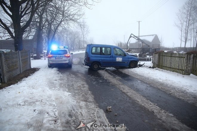 Wypadek w Strzałkach pod Kadzidłem [ZDJĘCIA] - zdjęcie #8 - eOstroleka.pl