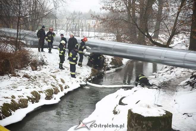 Wyciek ropy do rzeki w Ostrołęce [17.02.2017] - zdjęcie #6 - eOstroleka.pl