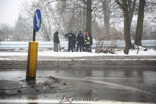 Wyciek ropy do rzeki w Ostrołęce [17.02.2017] - zdjęcie #16 - eOstroleka.pl
