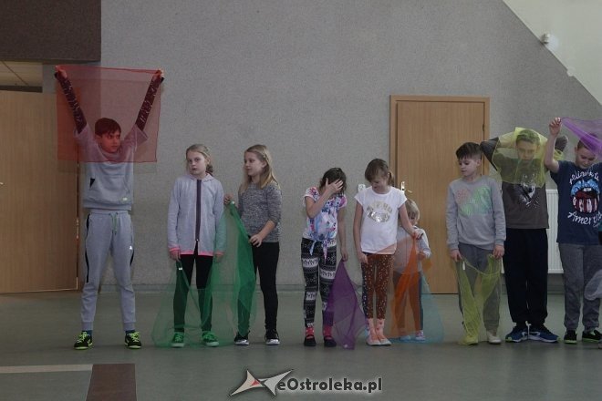 Warsztaty cyrkowe dla najmłodszych w Ostrołęckim Centrum Kultury [ZDJĘCIA] - zdjęcie #24 - eOstroleka.pl
