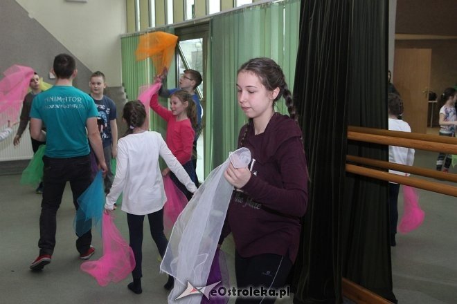 Warsztaty cyrkowe dla najmłodszych w Ostrołęckim Centrum Kultury [ZDJĘCIA] - zdjęcie #39 - eOstroleka.pl