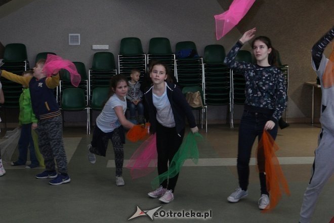Warsztaty cyrkowe dla najmłodszych w Ostrołęckim Centrum Kultury [ZDJĘCIA] - zdjęcie #49 - eOstroleka.pl