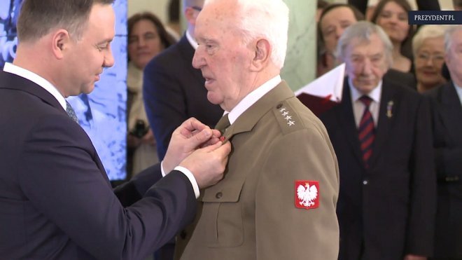 Ostrołęczanin odznaczony przed Prezydenta RP Andrzeja Dudę [01.03.2017] - zdjęcie #10 - eOstroleka.pl